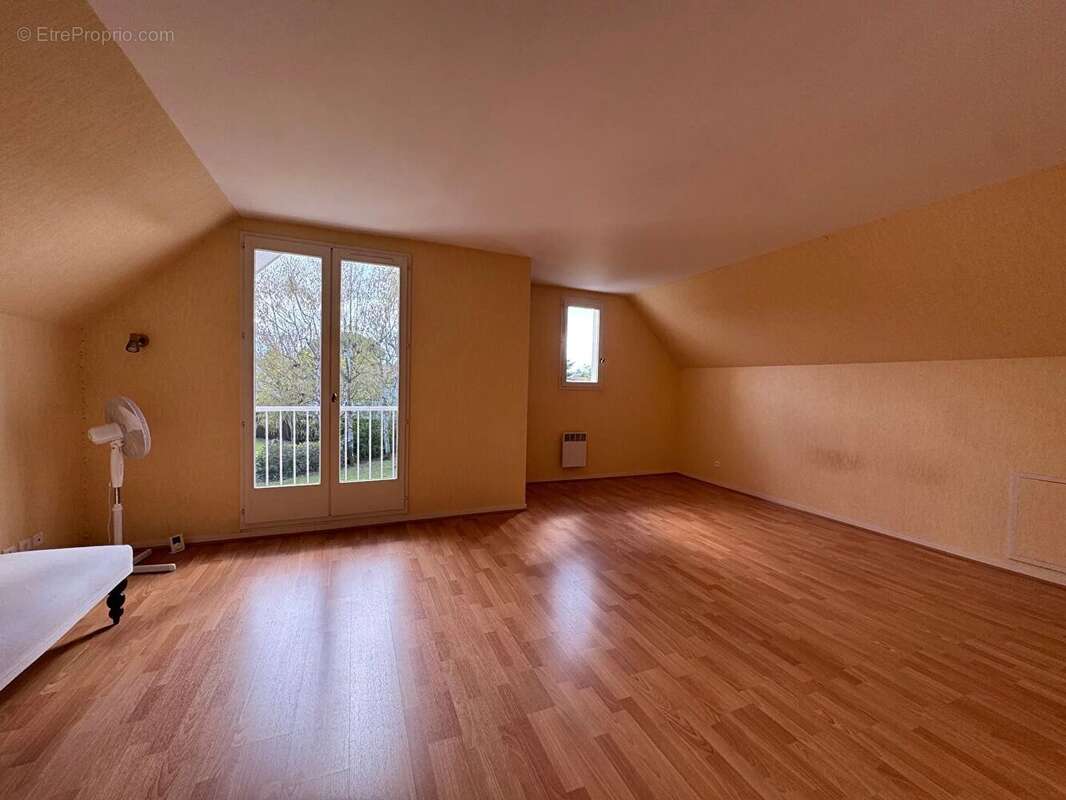 Maison à SAINT-NOM-LA-BRETECHE