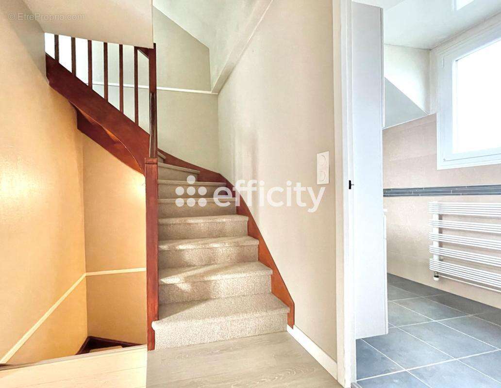 Maison à EPINAY-SUR-ORGE