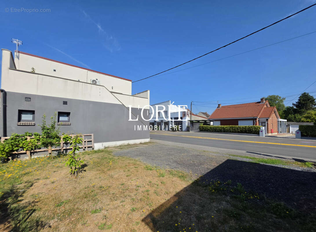 Immeuble individuel à usage mixte 215m2   local commercial + appartement - photo 3