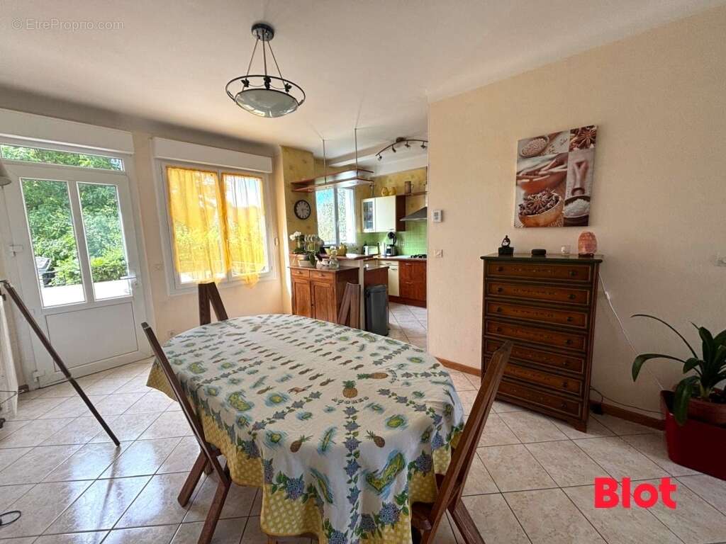 Maison à CHARTRES-DE-BRETAGNE