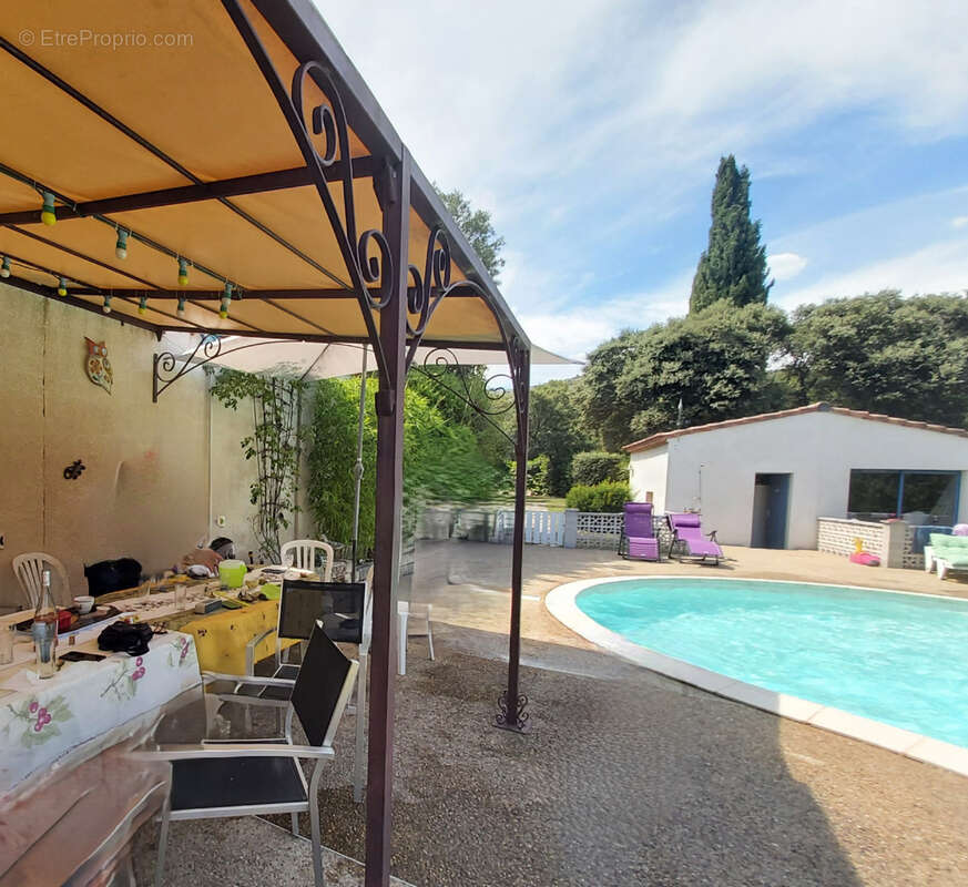 Maison à SAINT-BAUZILLE-DE-MONTMEL