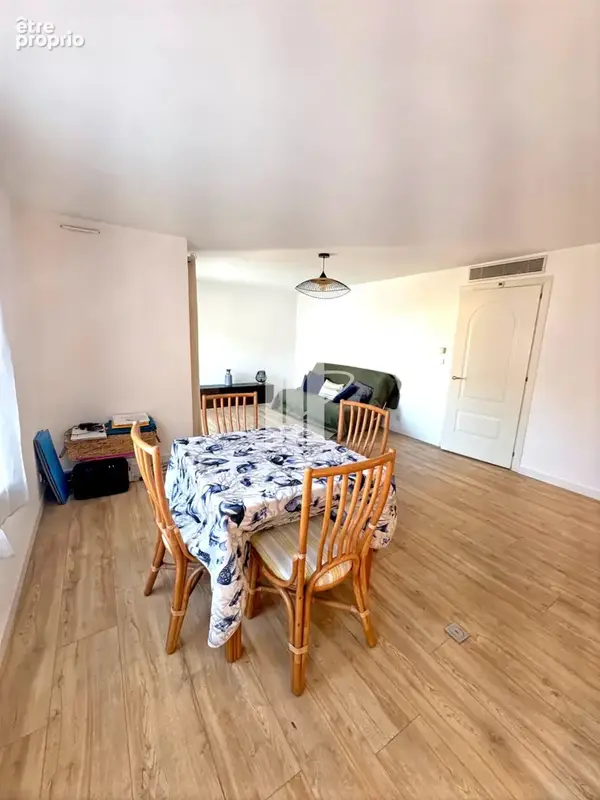 Triangle d or t2 au calme en etage - photo 7