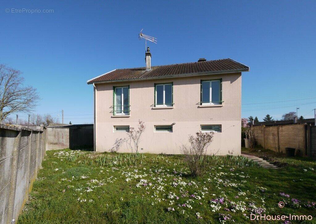 Maison à SAINT-JULIEN-LES-VILLAS