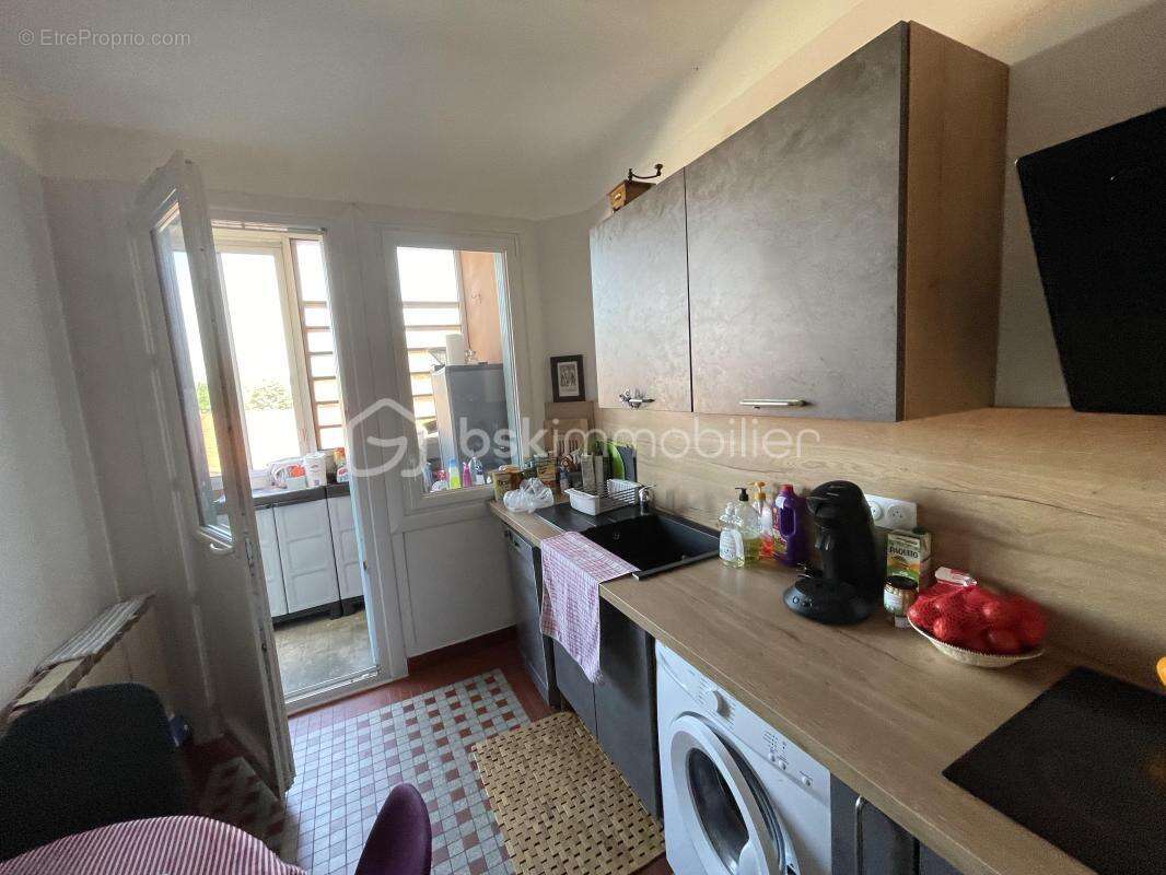Rare ! superbe T2 traversant avec garage fermé privé, cave et deux balcons - photo 13