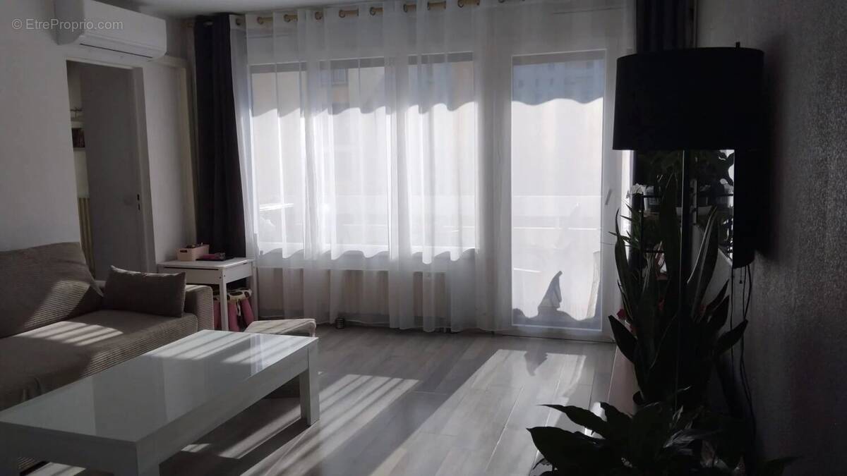 Appartement à MARSEILLE-11E