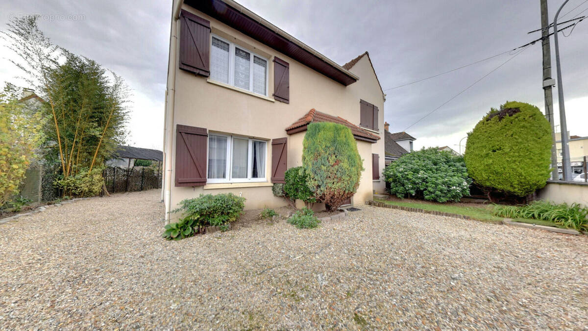 Appartement à ROISSY-EN-BRIE