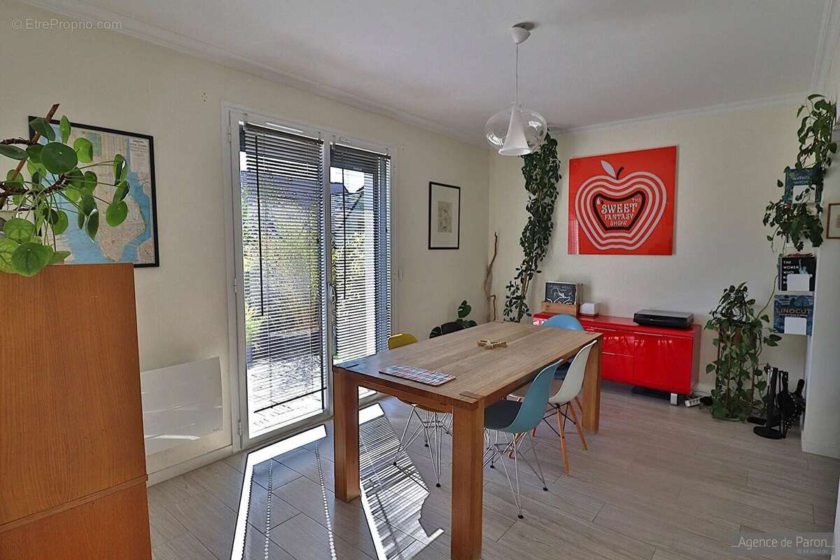 Maison à VERRIERES-LE-BUISSON