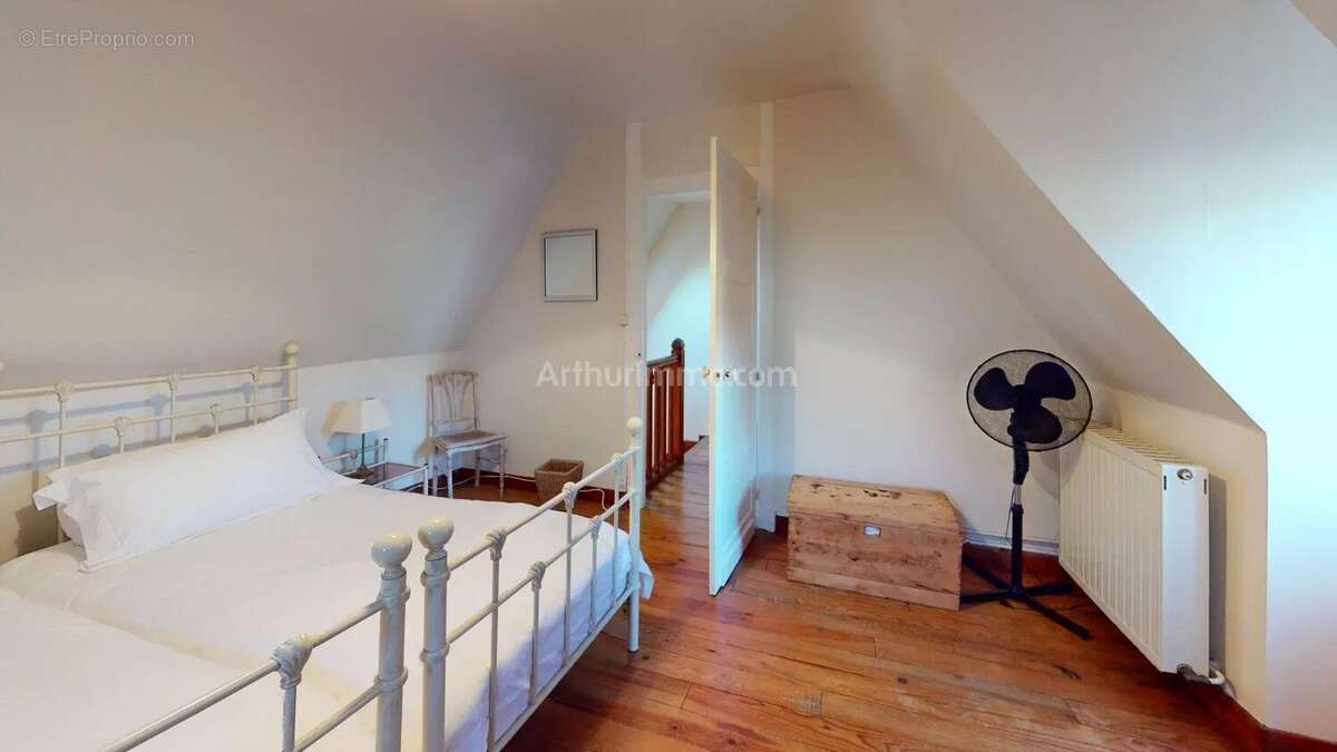 Maison à POUEYFERRE