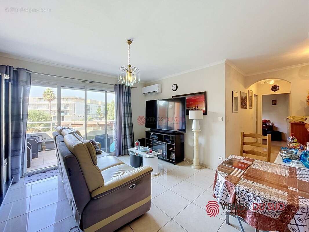 EXCLUSIVITÉ  Superbe T3 avec Terrasse, Parking, Piscine - photo 4