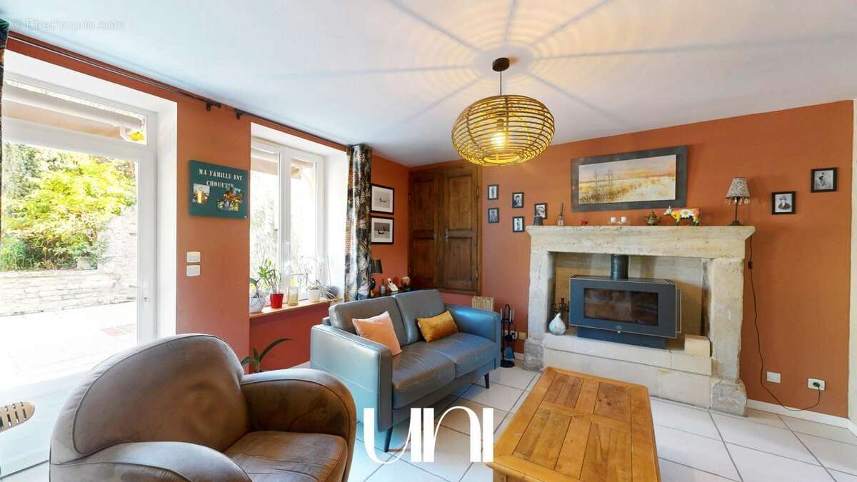 Maison à FONTAINE-HENRY