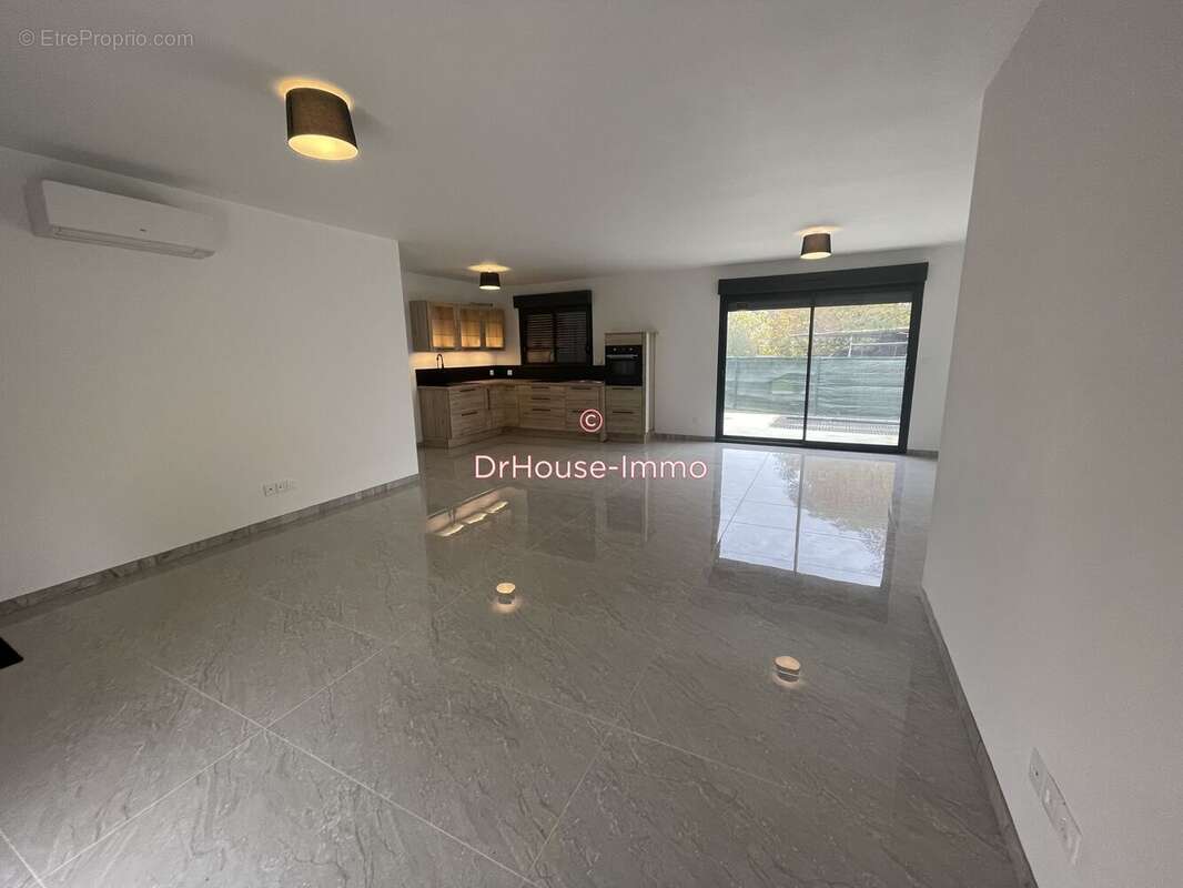 Maison à MEHUN-SUR-YEVRE