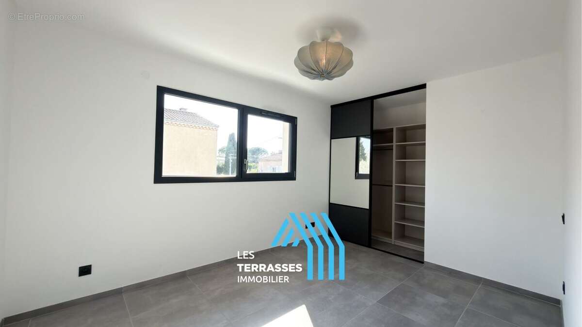 Maison à MONTELIMAR