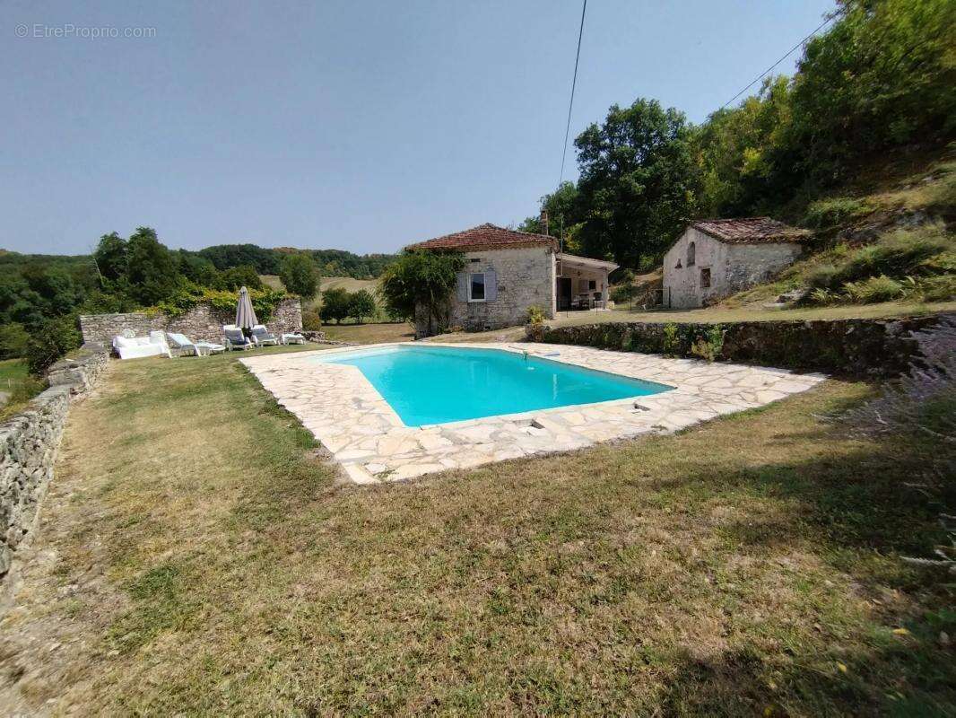 Maison à CASTELNAU-MONTRATIER