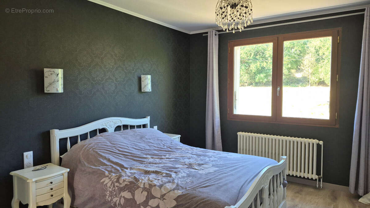 ESPALION, maison de Type 4/5, 140 m² environ, très bon état, terrain de 1000 m² - photo 11