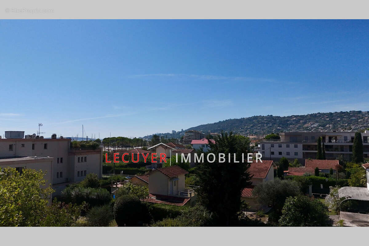Appartement à VALLAURIS