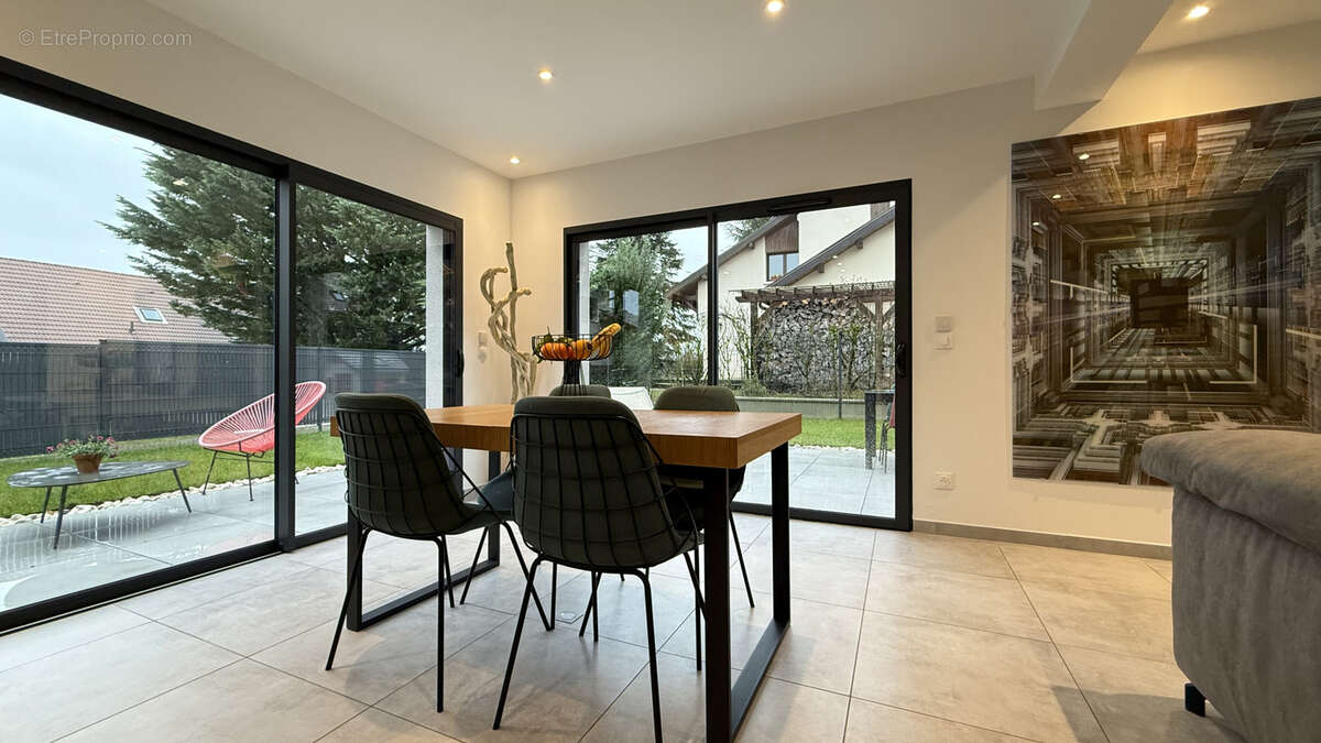 Maison à PREVESSIN-MOENS