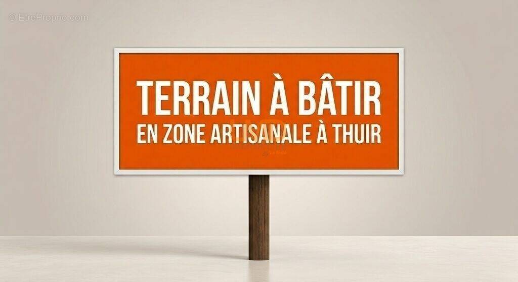 Terrain à THUIR