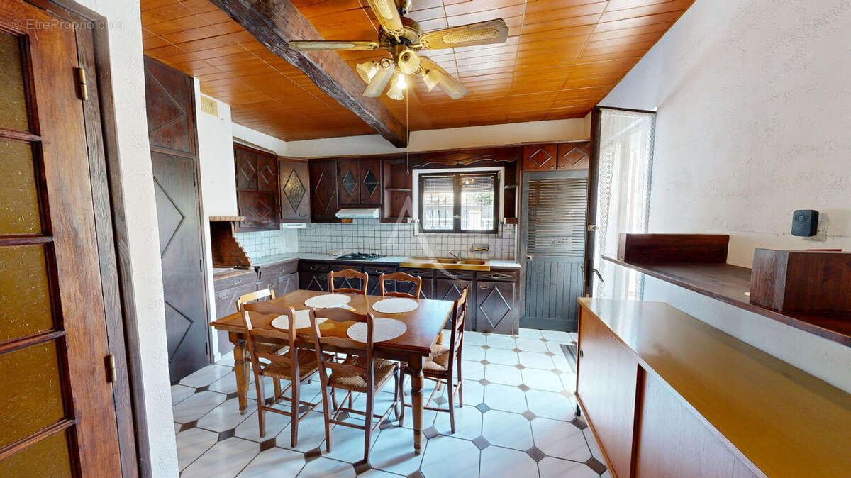 Maison d'habitation en centre ville - photo 4