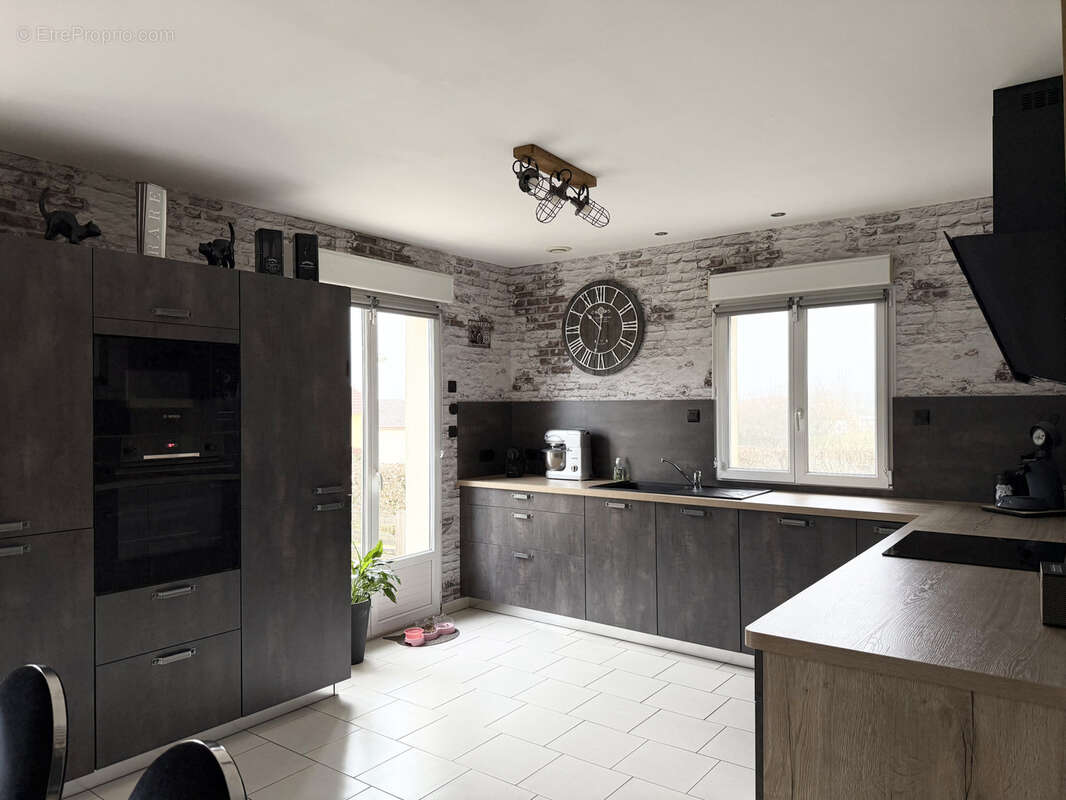 Maison à VILLE-SUR-ILLON