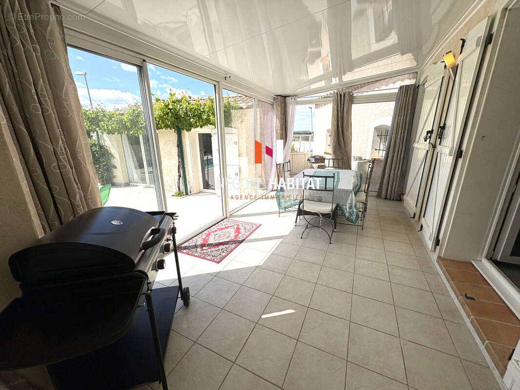 Maison à MEYNES
