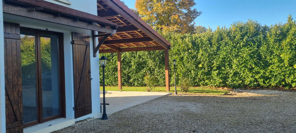 Maison à LONGUEVILLE