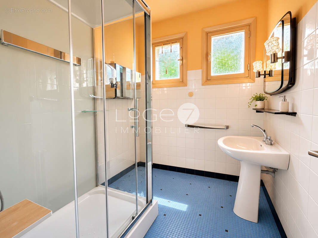 Spécial investisseurs : immeuble à fort potentiel de division - photo 7