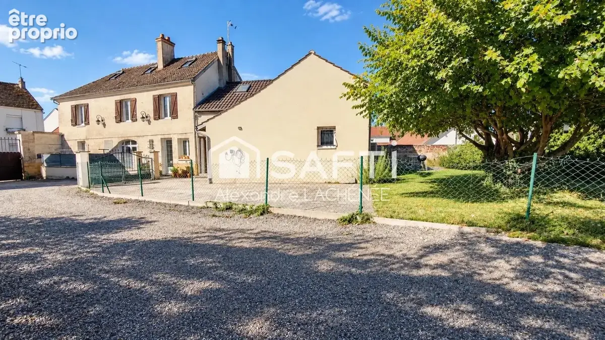 Photo 1 - Maison à VALLANGOUJARD