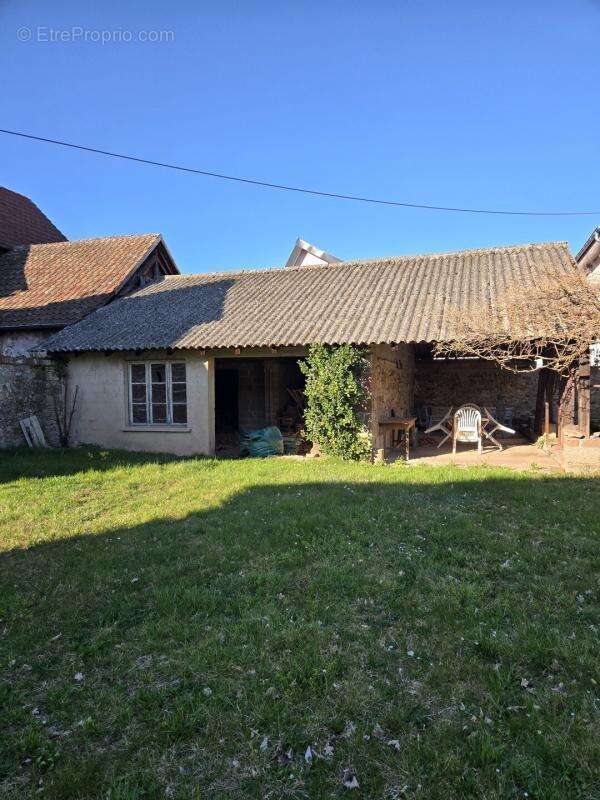 Maison de caractère de 181,50 m² sur un terrain de 1703 m² - photo 4