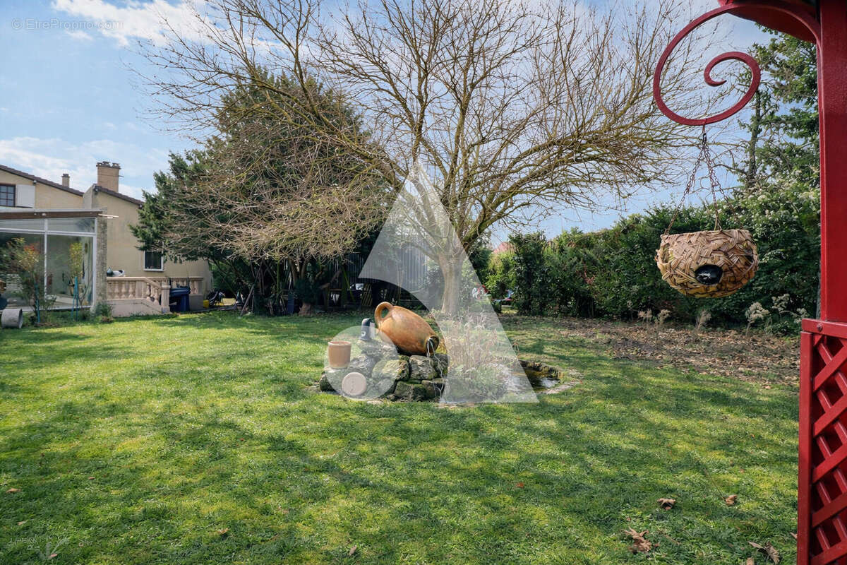 Maison à MERY-SUR-OISE