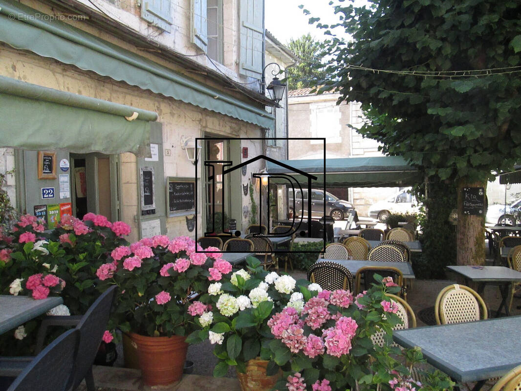 Appartement à BOURDEILLES