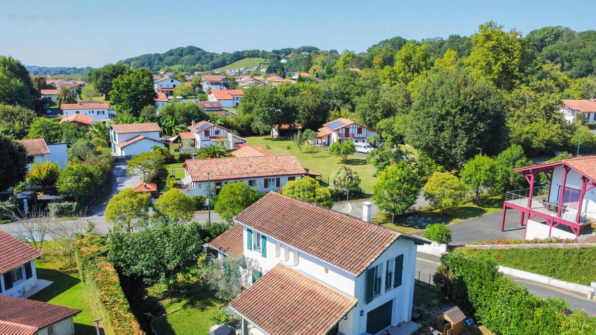 Maison à SAINT-PEE-SUR-NIVELLE