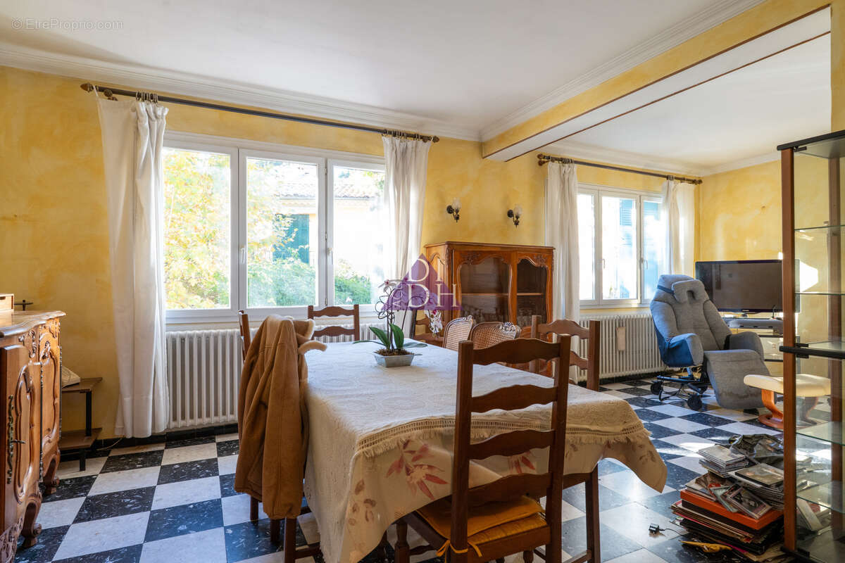 Maison à BORMES-LES-MIMOSAS