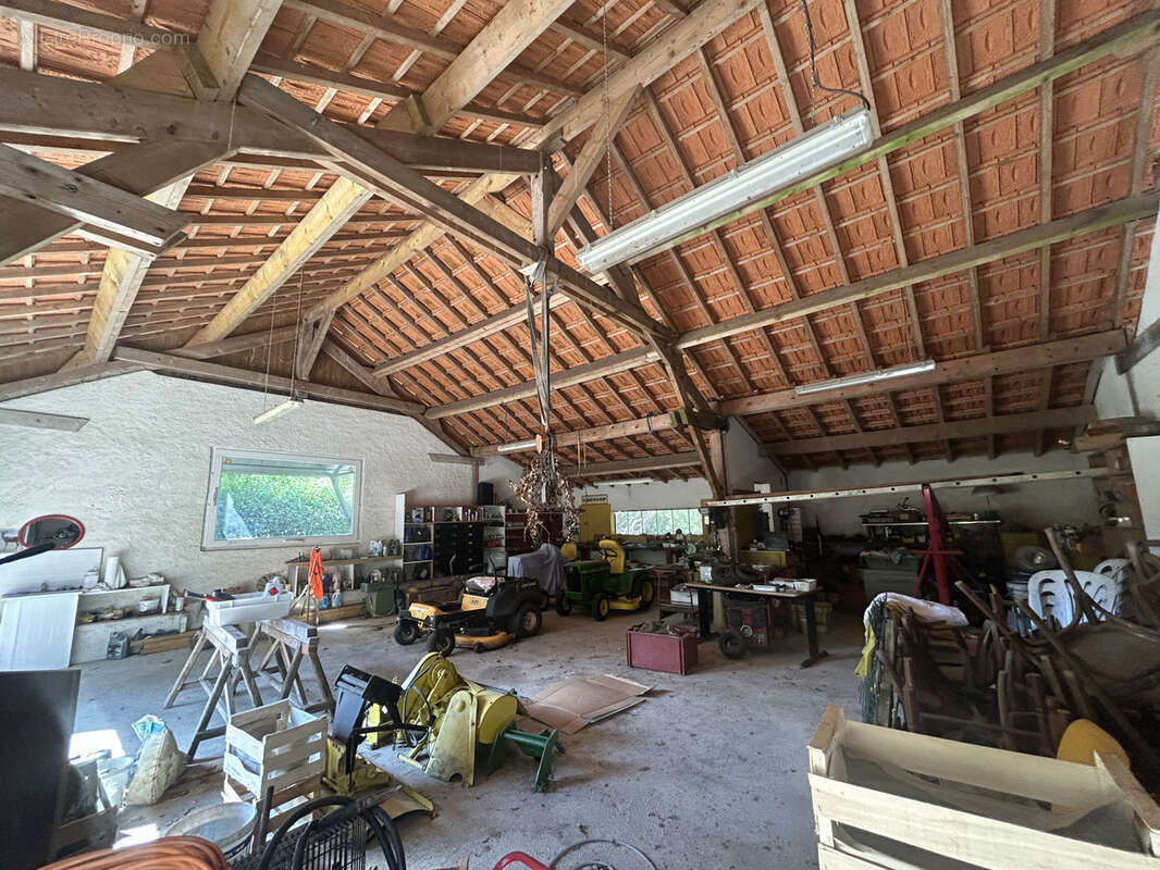 Propriété 2,2 ha avec étang, ancien corps de ferme, parc aboré, prairie - photo 24