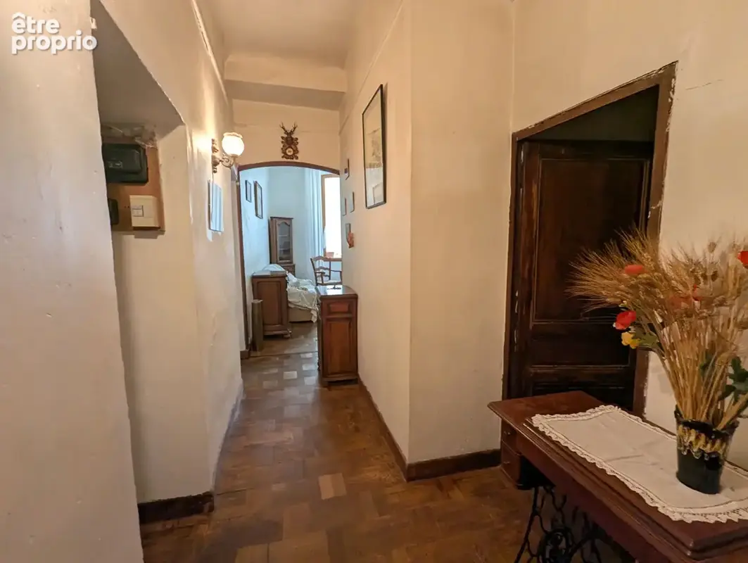 AUPS, charmant appartement situé au premier étage avec remise. - photo 9