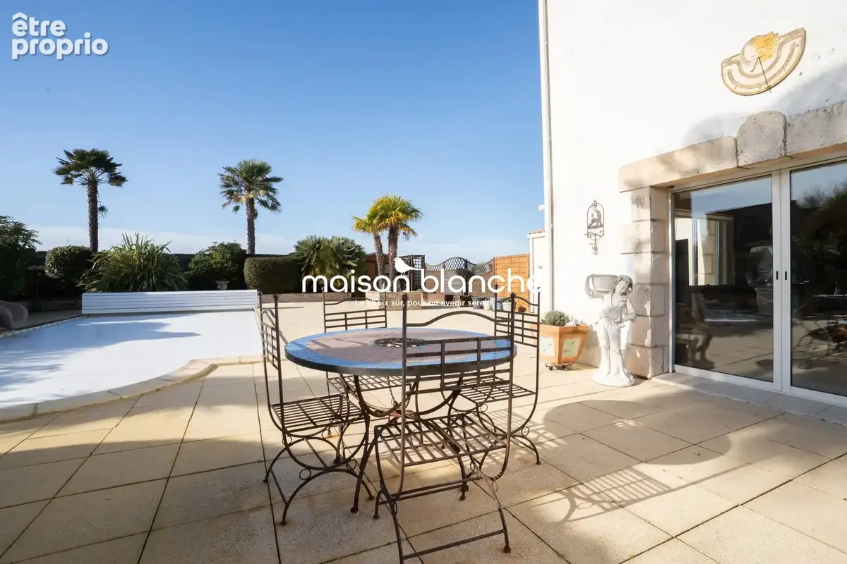 Maison 10 pièces 230 m² à vendre à Longeville-Sur-Mer (85560) - photo 4