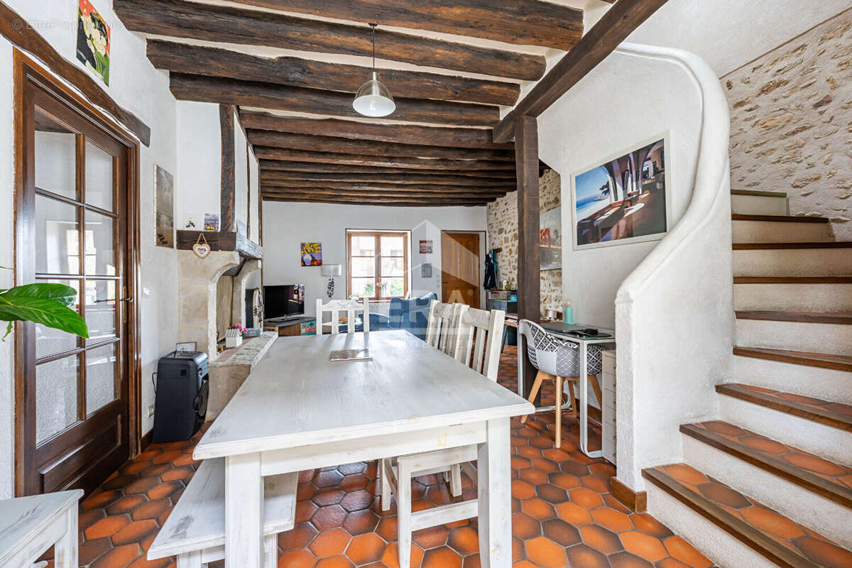 Maison à ECHARCON