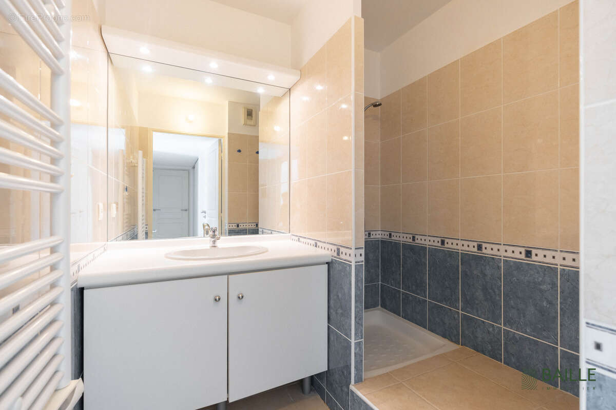 Appartement à MARSEILLE-8E