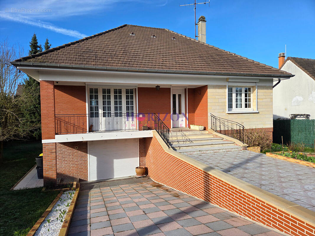 Maison à LA CHAPELLE-EN-SERVAL