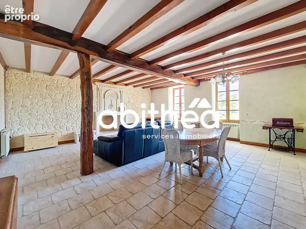 Charentaise  4 chambres  2800m2 de terrain clos  dependances - photo 5