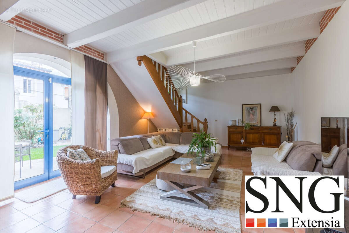 Maison à SAINT-LAURENT-D&#039;AIGOUZE