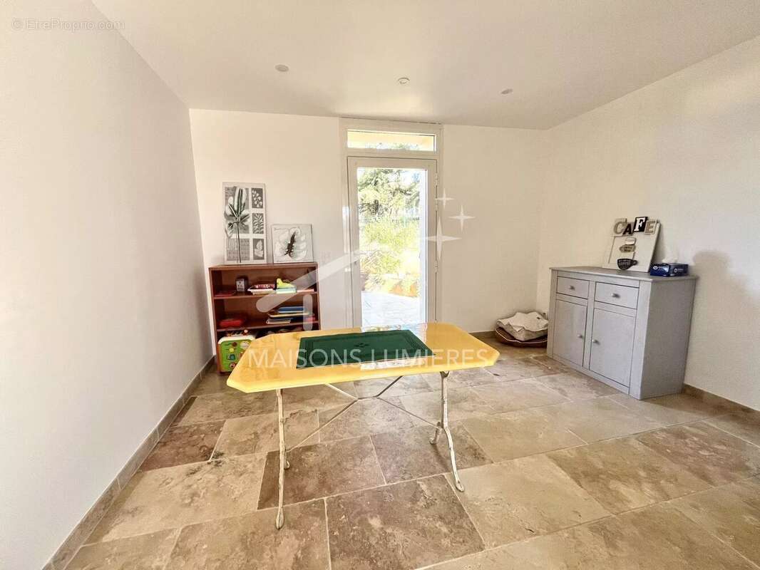 Maison à SAINT-SATURNIN-LES-APT