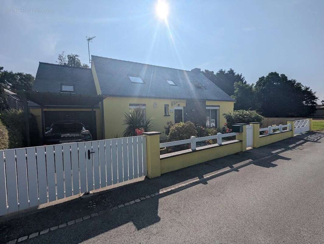 Maison à PLEUGRIFFET