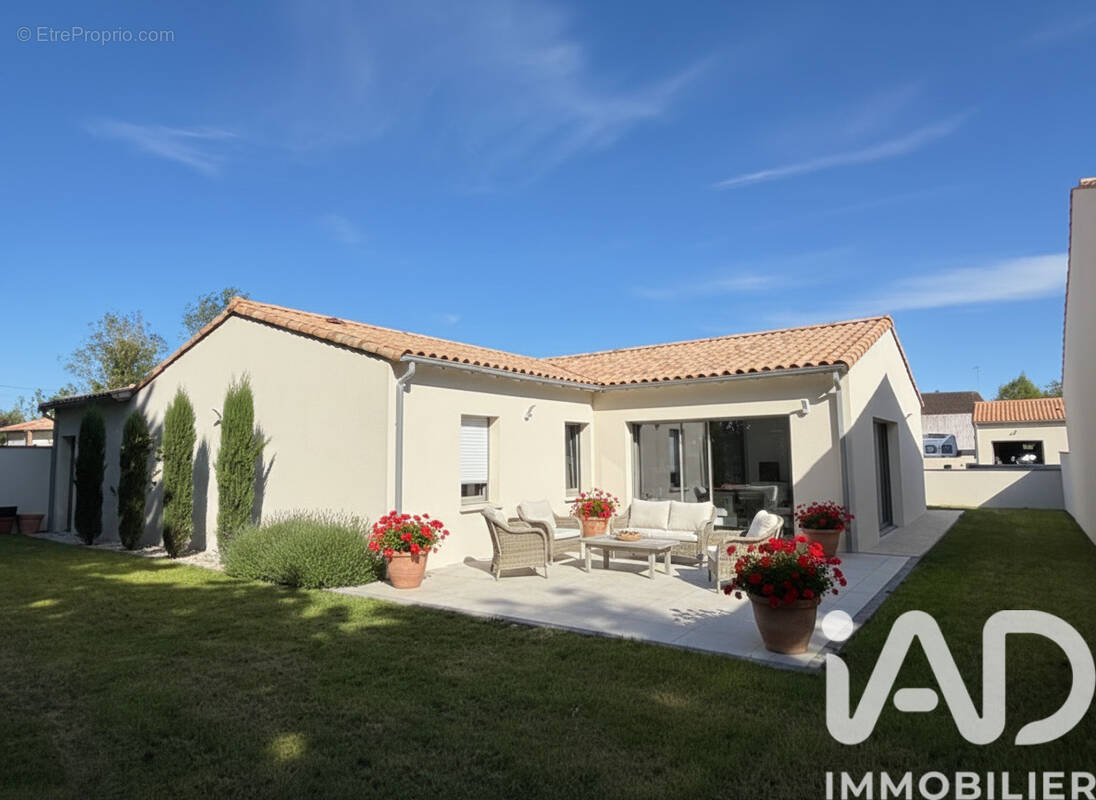 Photo 1 - Maison à COULON