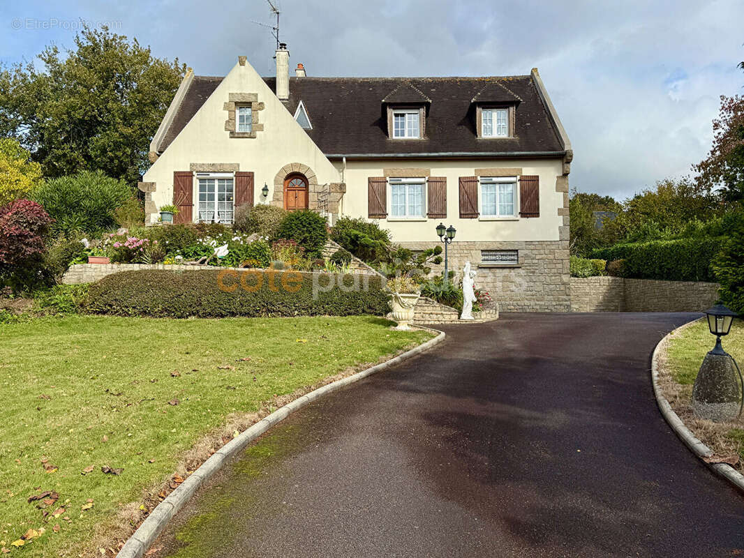 Maison à LE VAL-SAINT-PERE