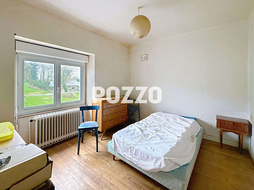 Maison à SAINT-LAURENT-DE-TERREGATTE