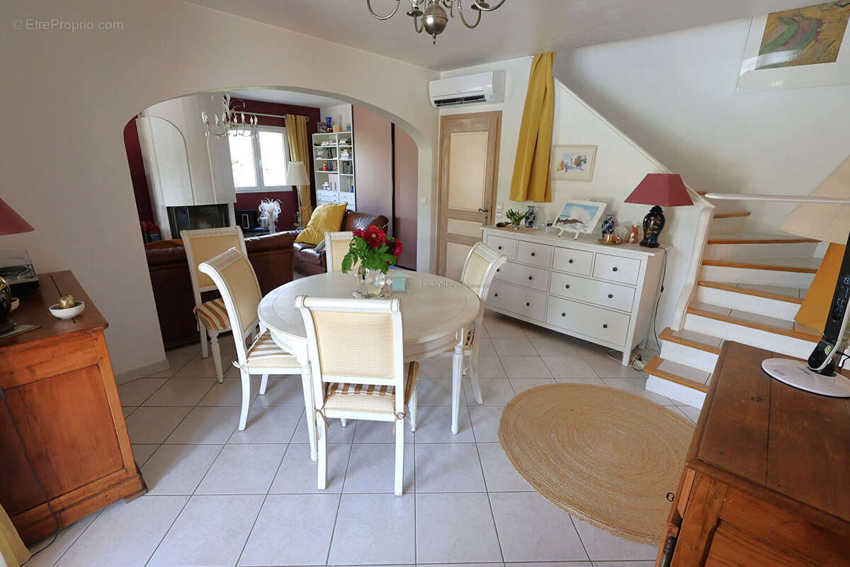 VILLA 130 m² et sous sol total sur 1575 m² de terrain avec piscine - photo 10