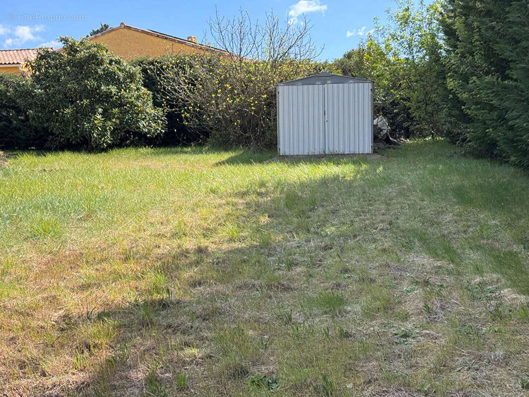 Terrain à SAINT-CHRISTOL-LES-ALES
