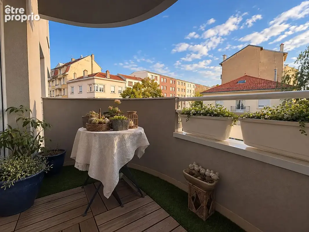 A découvrir sur Nancy ! ce bel appartement de type 2  avec ascenseur à deux pas du parc Ste Marie , orienté sud ouest  :47 m2 ha - photo 4