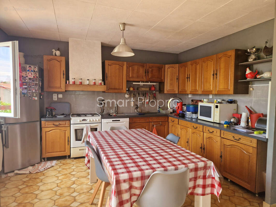 Maison à SALAISE-SUR-SANNE