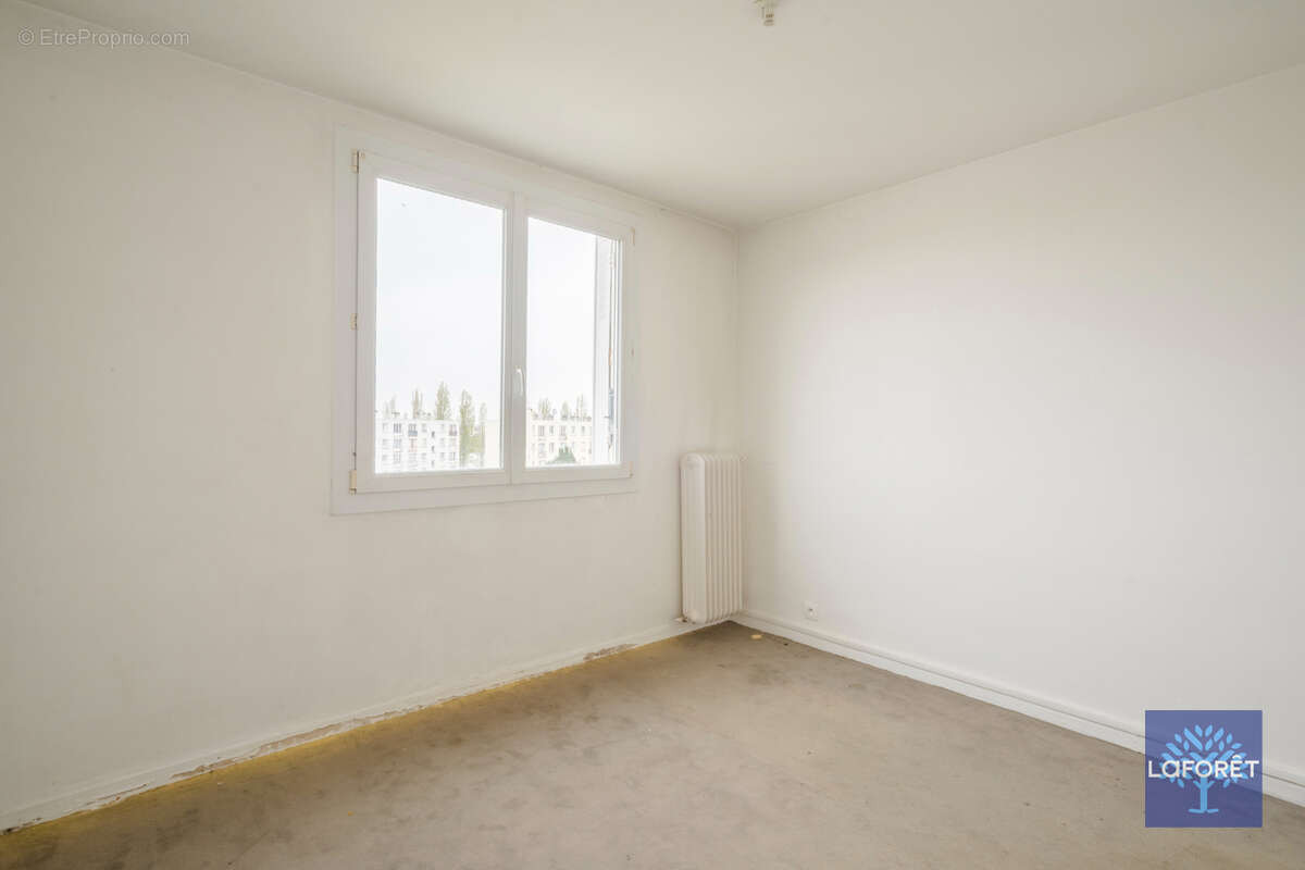 Appartement à LES PAVILLONS-SOUS-BOIS